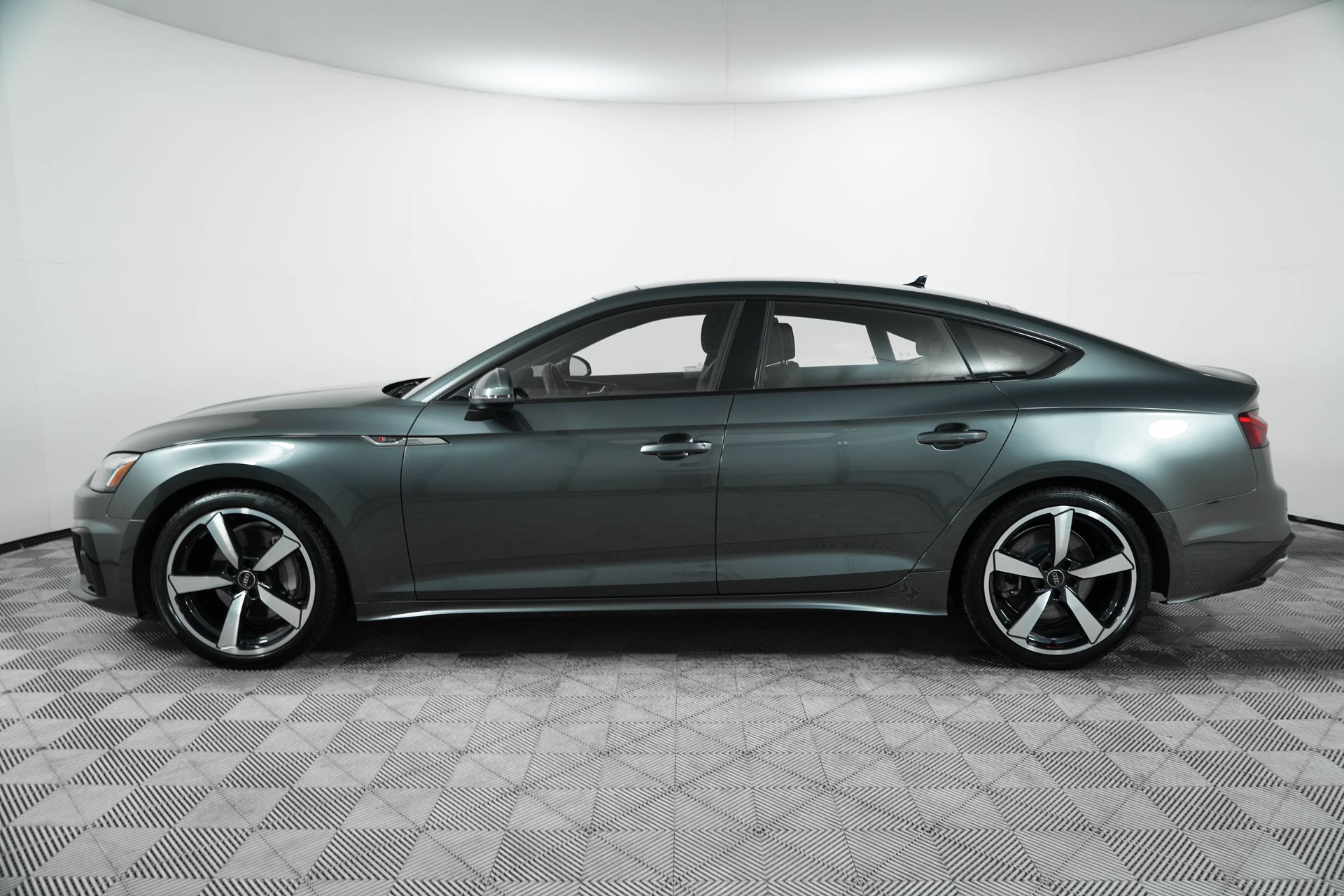 2025 Audi A5 45 S line Premium Plus photo 4