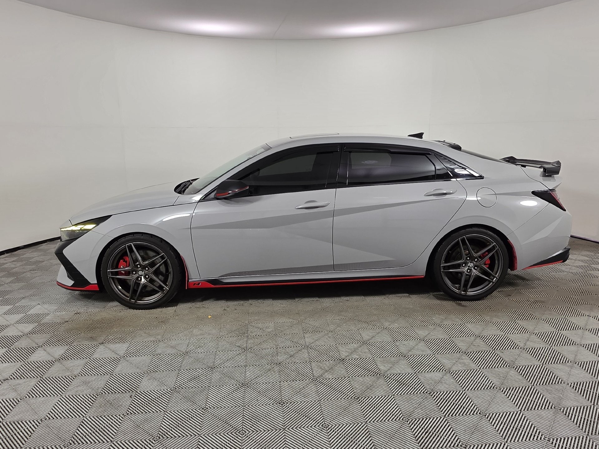 2023 Hyundai Elantra N - Photo 34