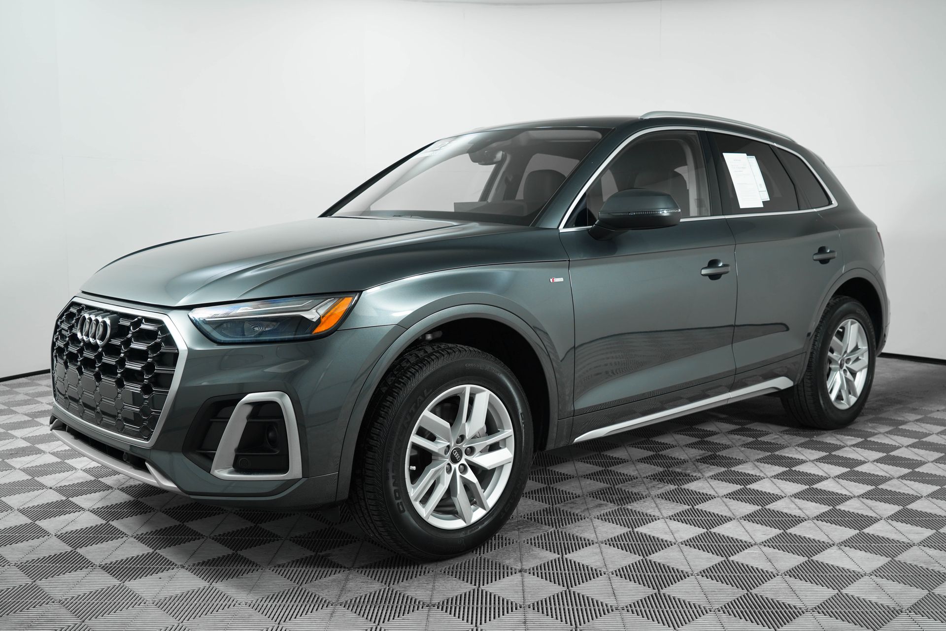 2023 Audi Q5 45 S line Premium photo 2