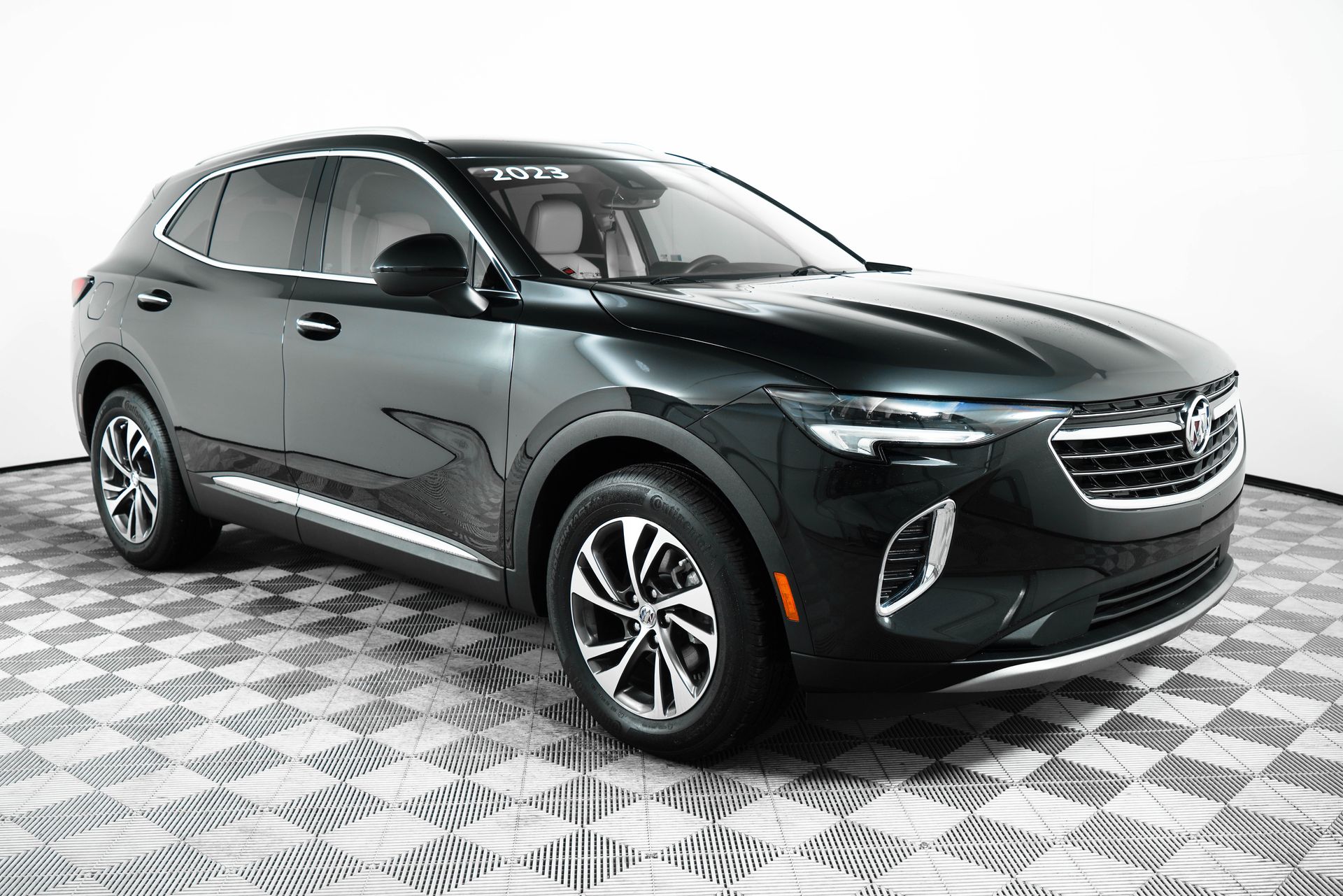 2023 Buick Envision Essence's photo