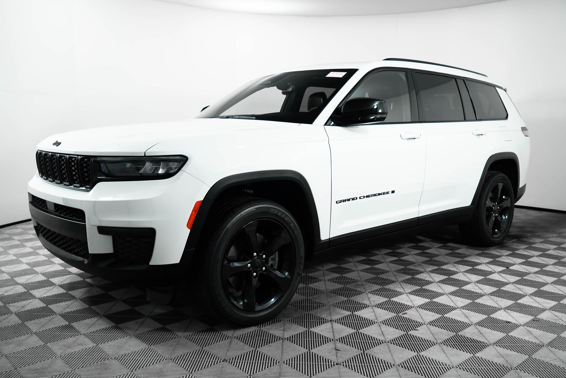 2024 Jeep Grand Cherokee Altitude X photo 2