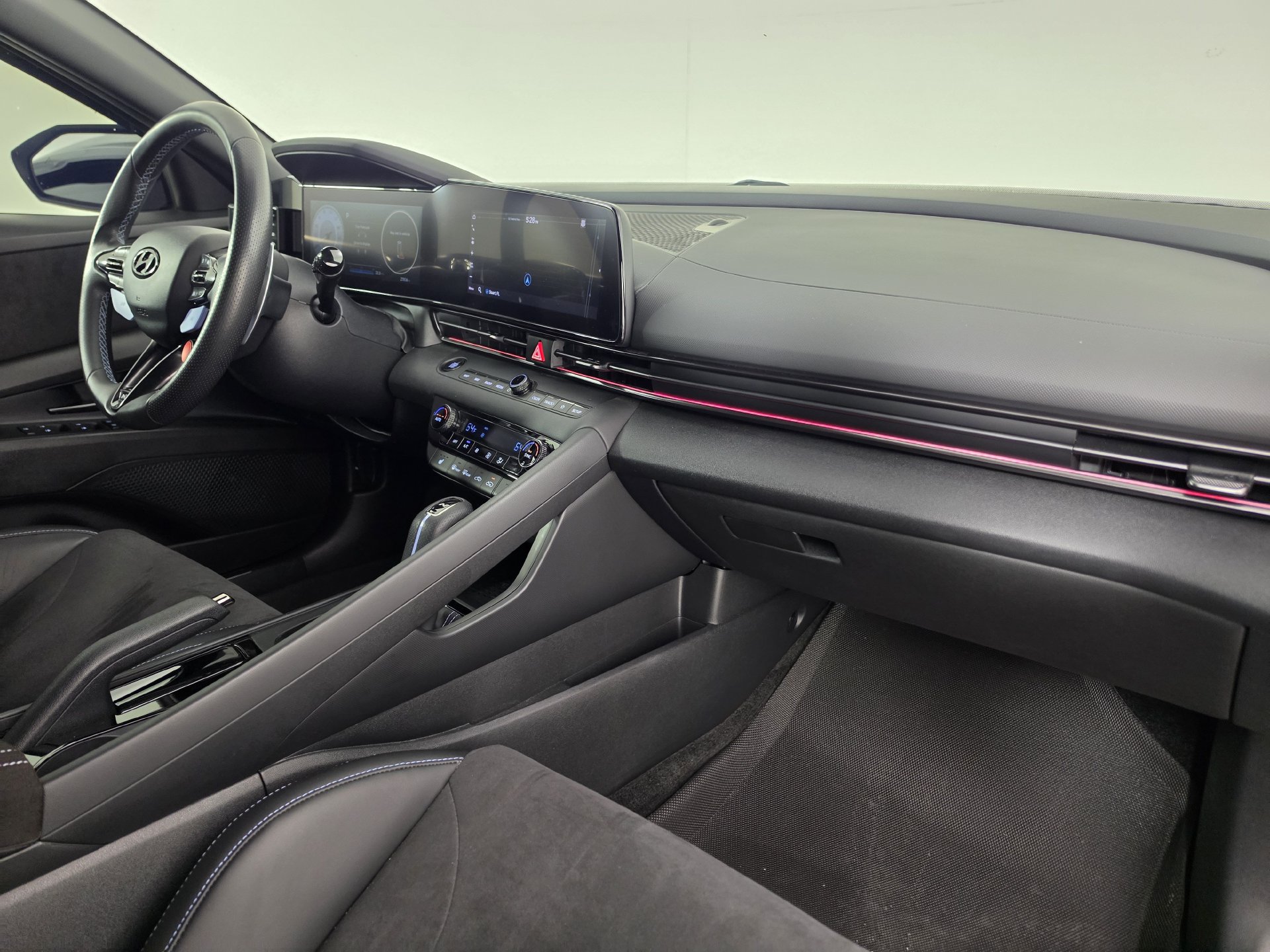 2023 Hyundai Elantra N - Photo 32