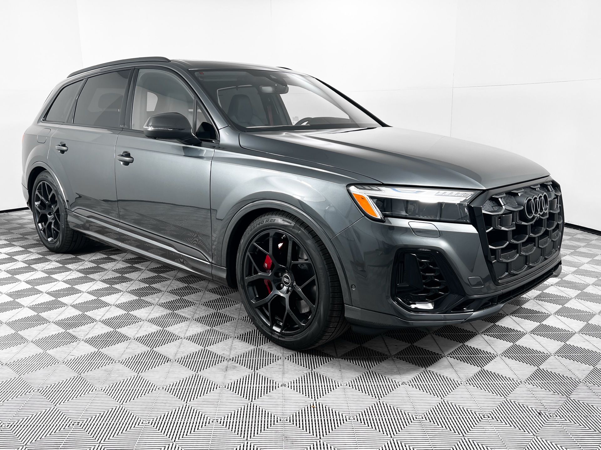 2026 Audi SQ7 Prestige's photo