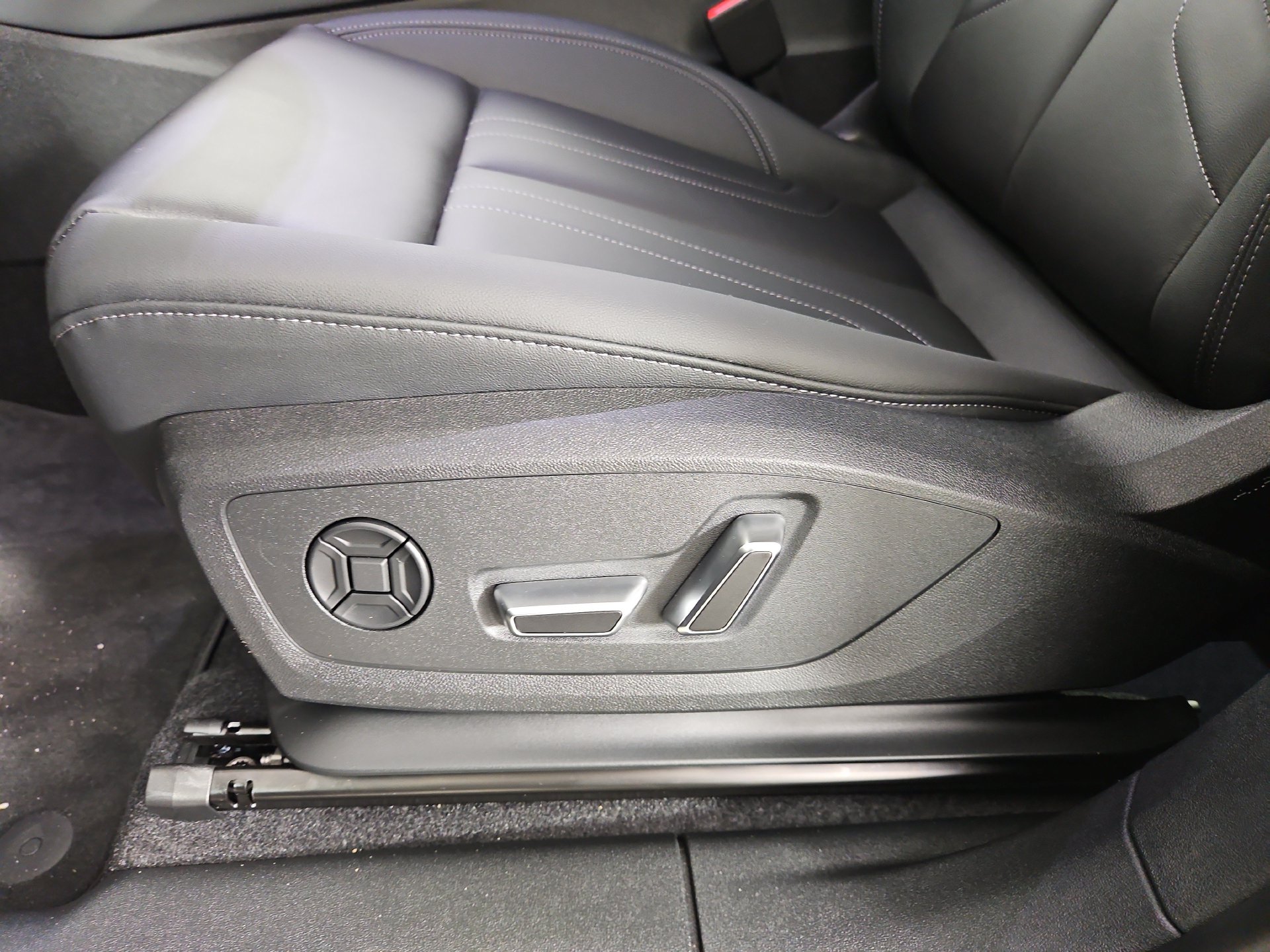 2026 Audi Q3 Base - Photo 16