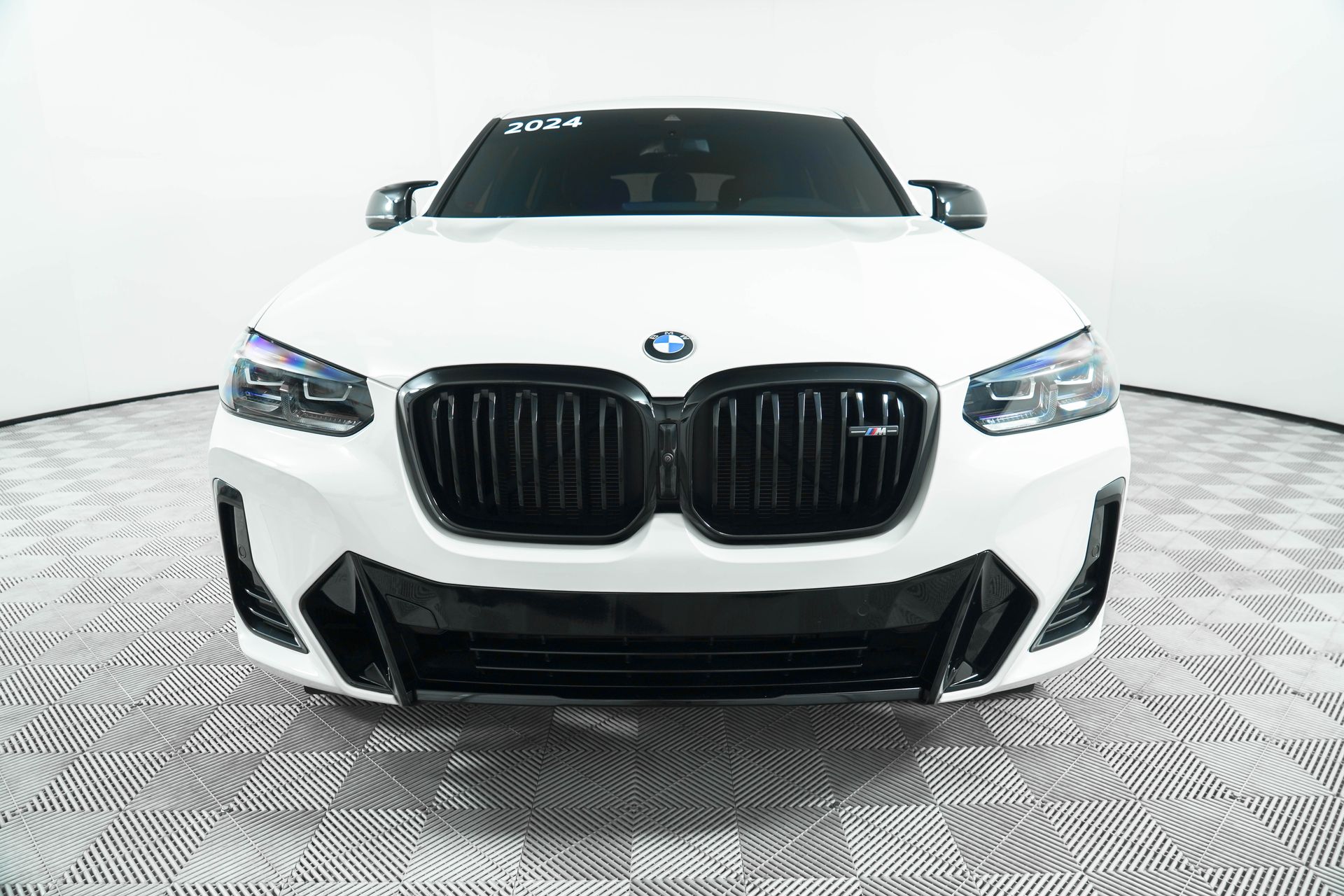 Used 2024 BMW X4 M40i with VIN 5UX43DT06R9V86061 for sale in Stuart, FL