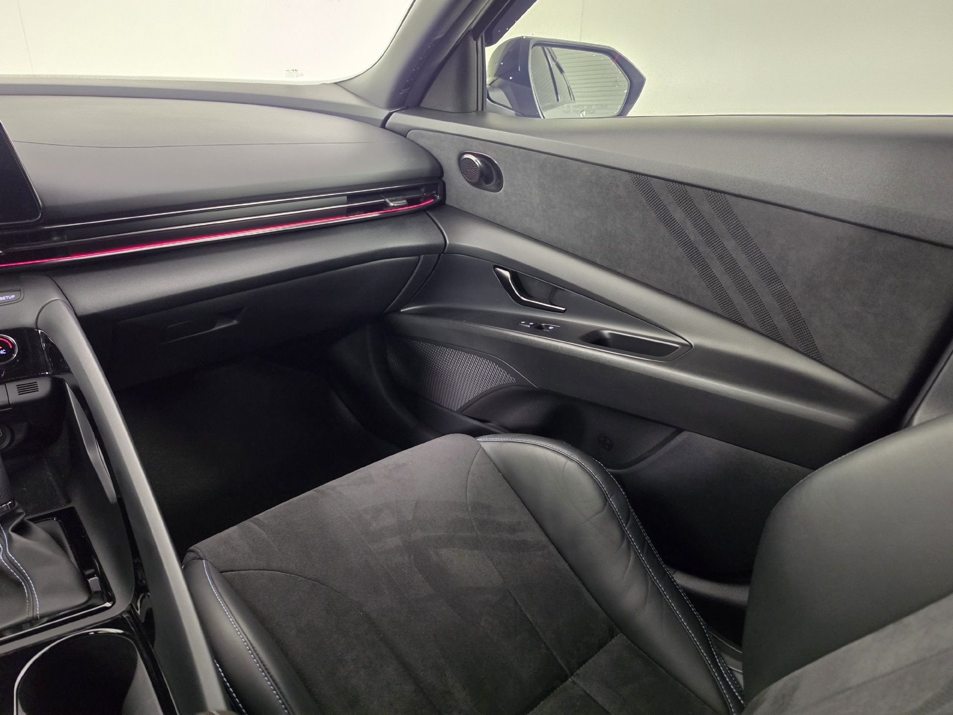 2023 Hyundai Elantra N - Photo 24