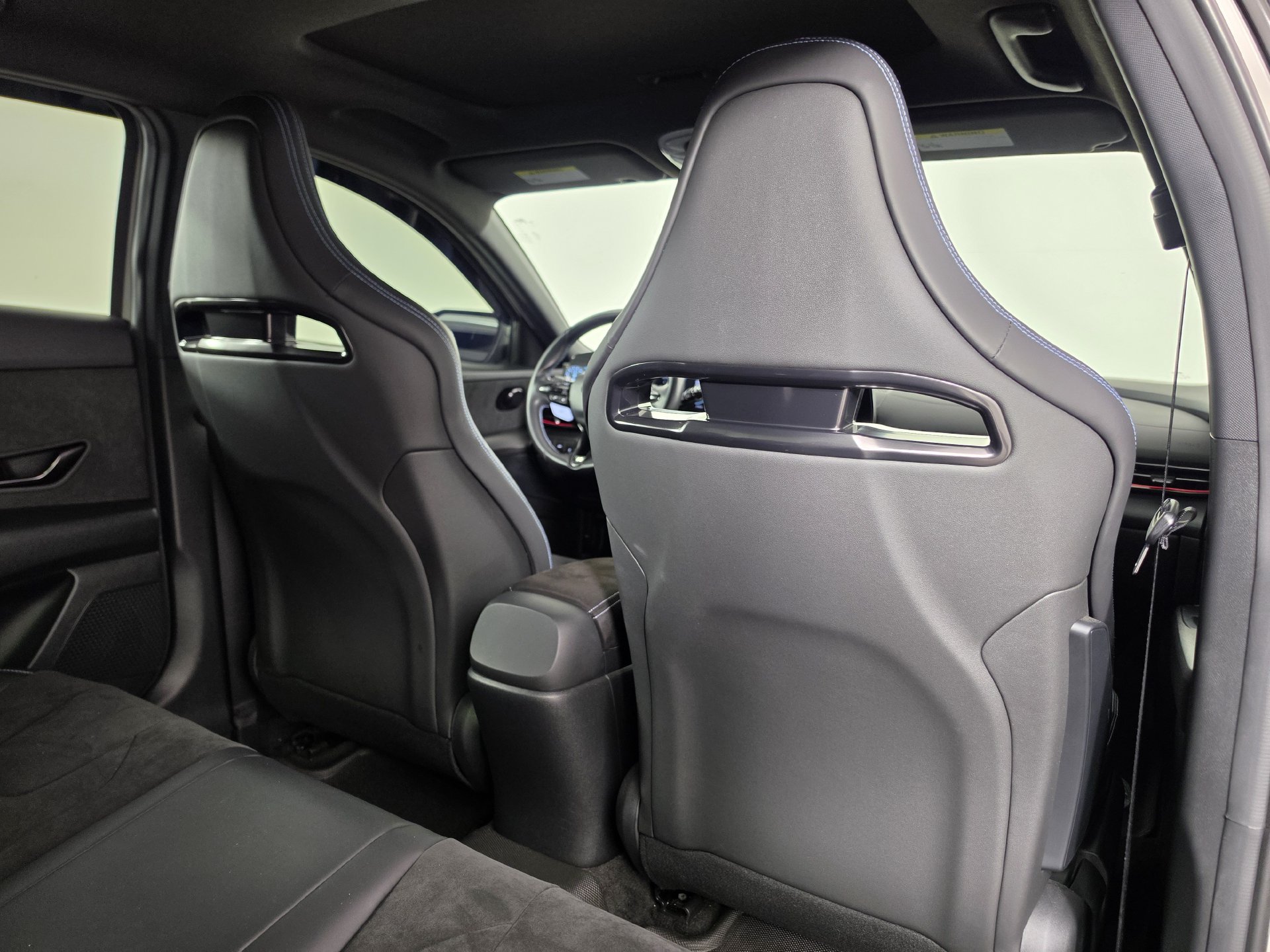 2023 Hyundai Elantra N - Photo 29