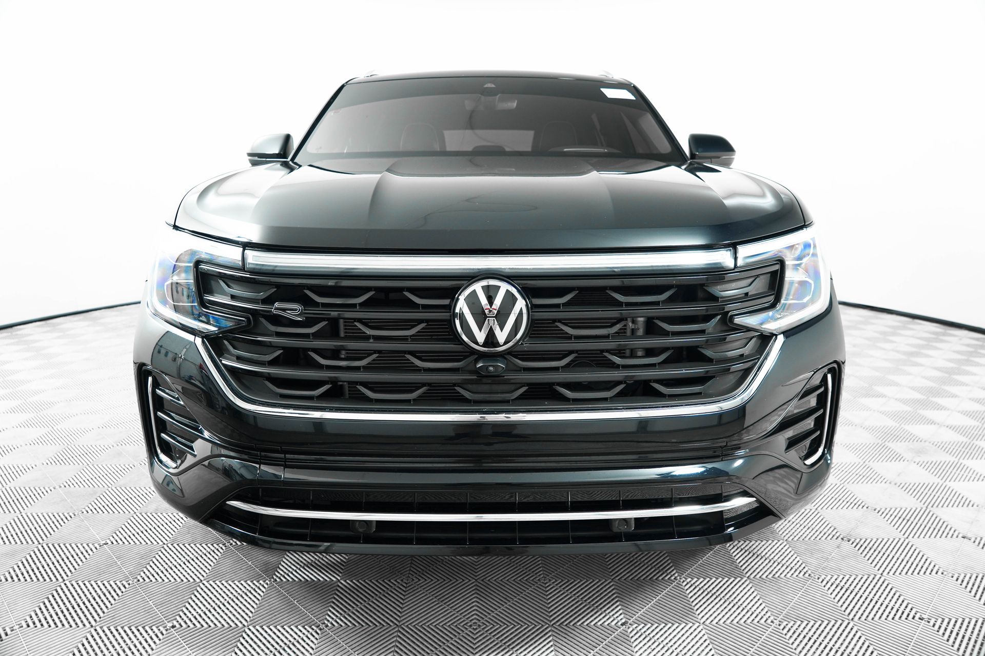Used 2024 Volkswagen Atlas Cross Sport SEL Premium R-LINE with VIN 1V2FE2CA7RC210598 for sale in Stuart, FL