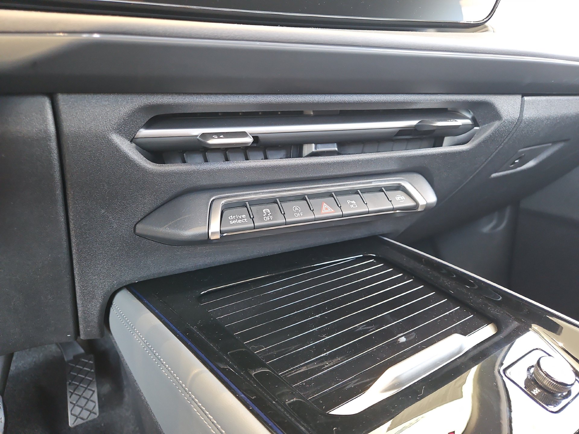 2026 Audi Q3 Base - Photo 24