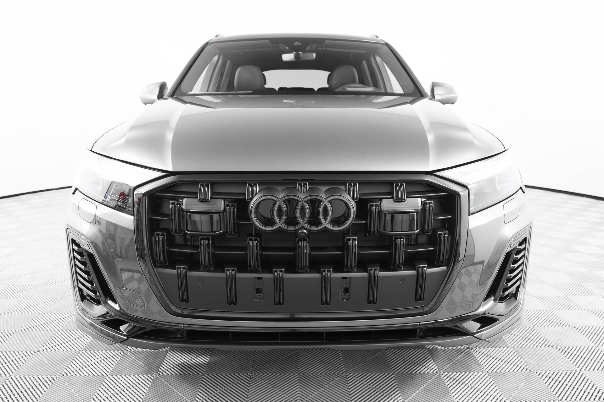 2025 Audi Q7 55 Premium Plus photo 2