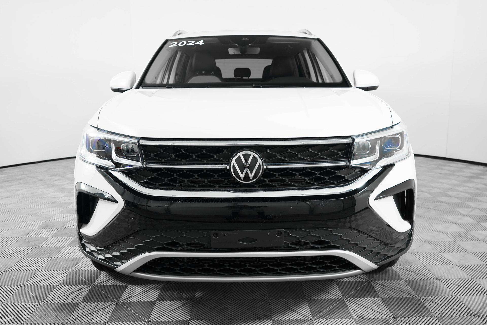 Used 2024 Volkswagen Taos SEL with VIN 3VV4X7B27RM081157 for sale in Stuart, FL