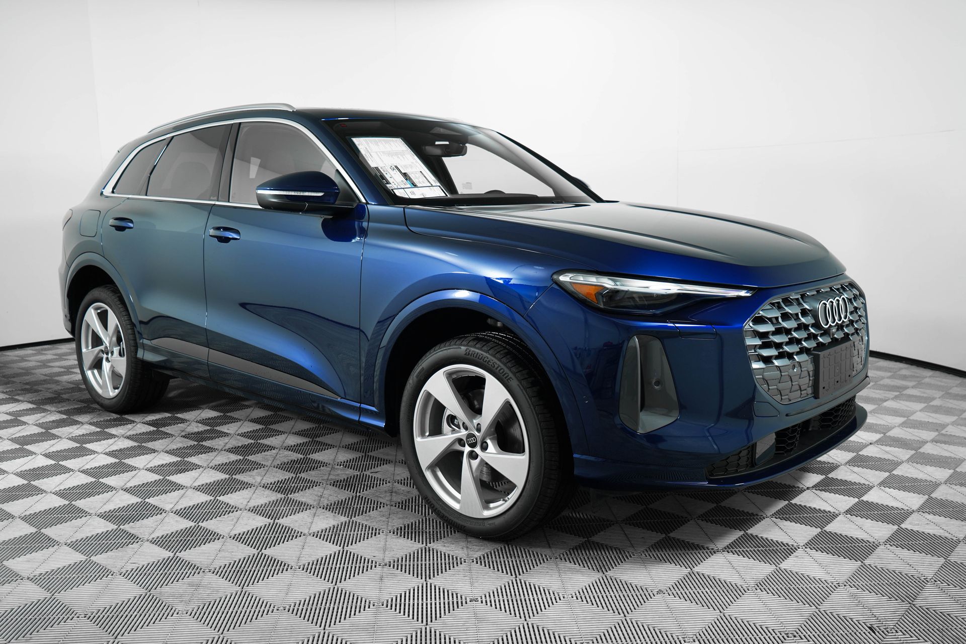 2025 Audi New Q5 Premium Plus's photo