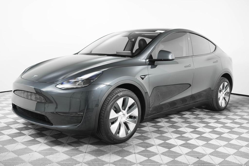 Used 2024 Tesla Model Y Long Range SUV