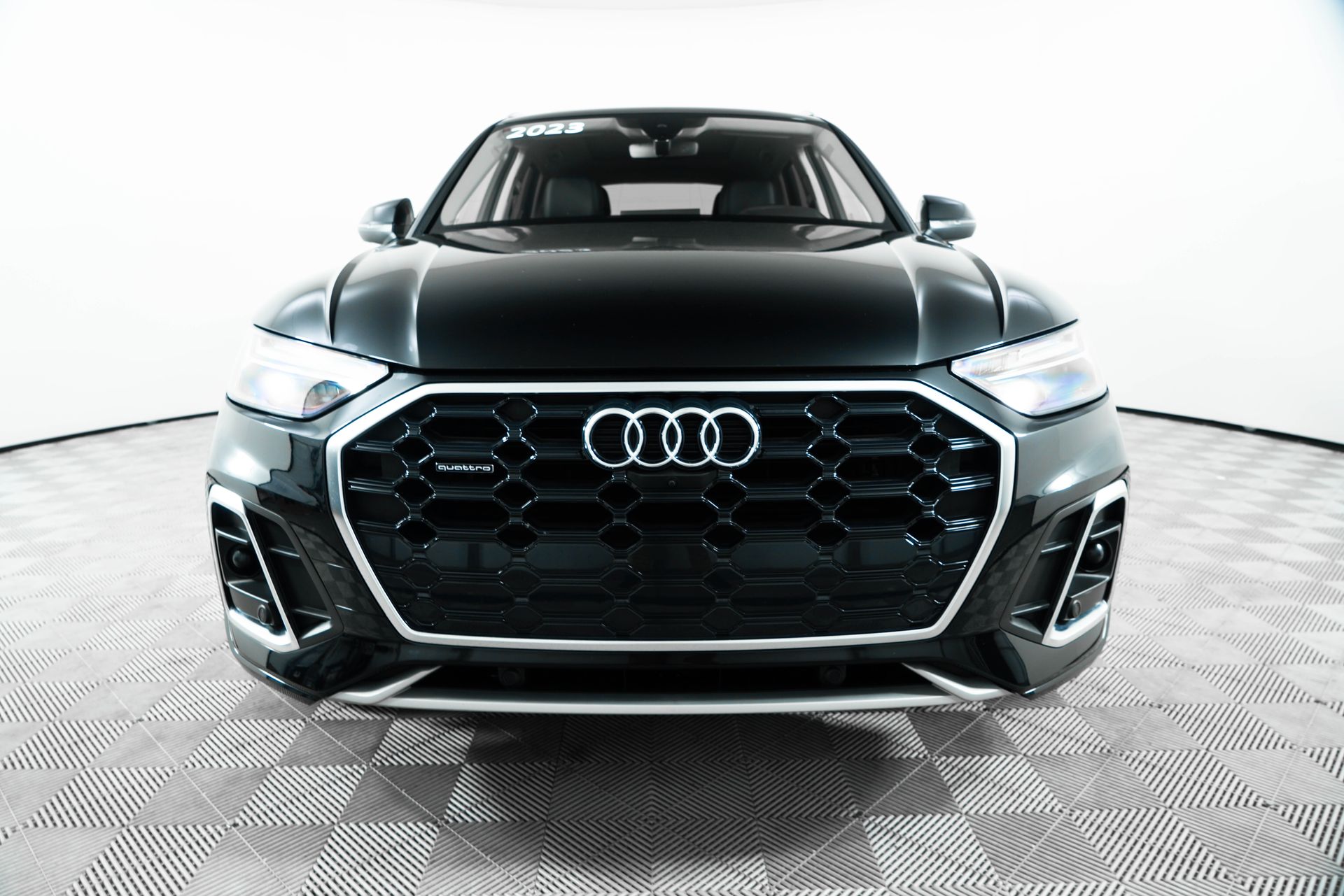 2023 Audi Q5 45 S line Premium photo 2