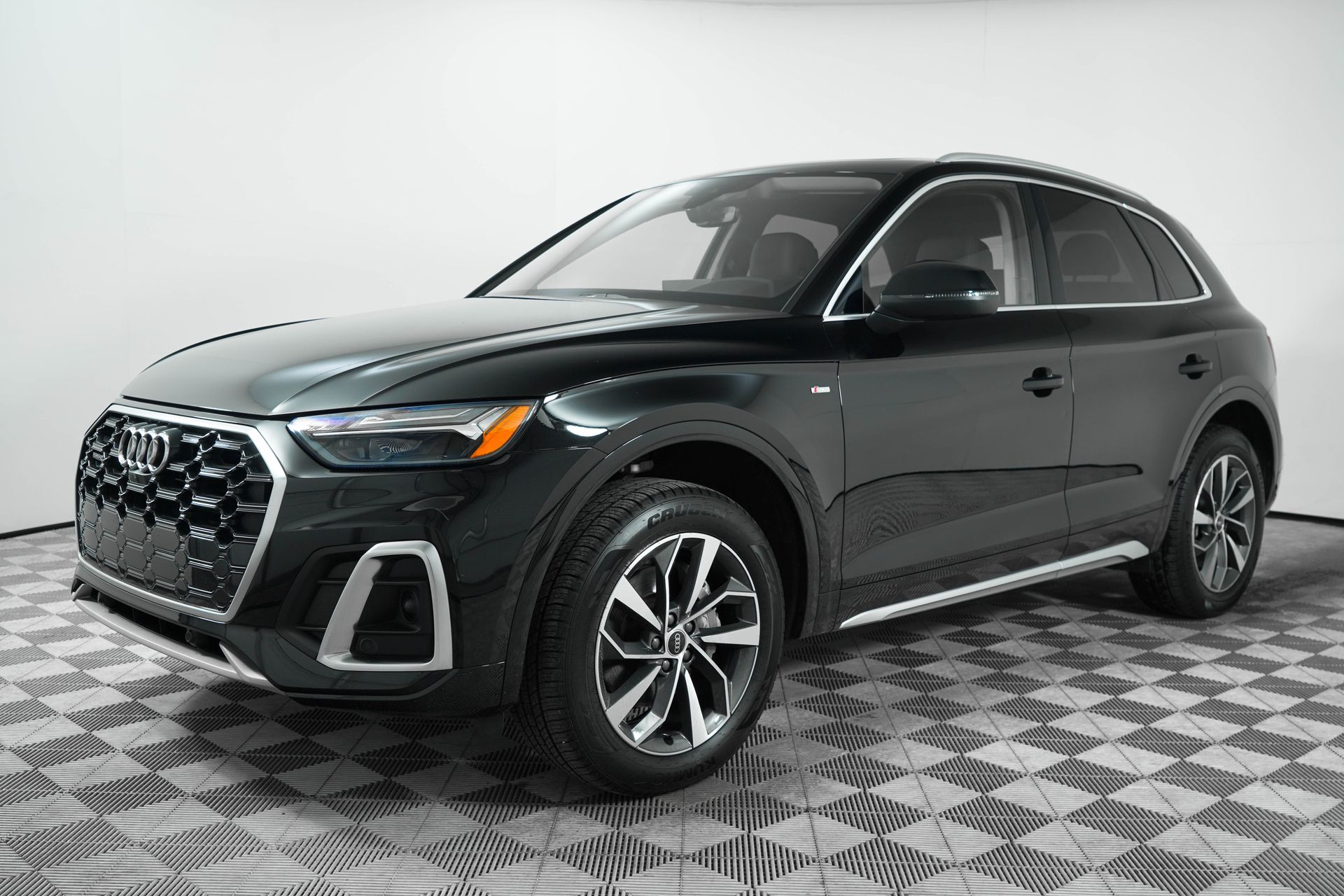 2023 Audi Q5 45 S line Premium Plus photo 2