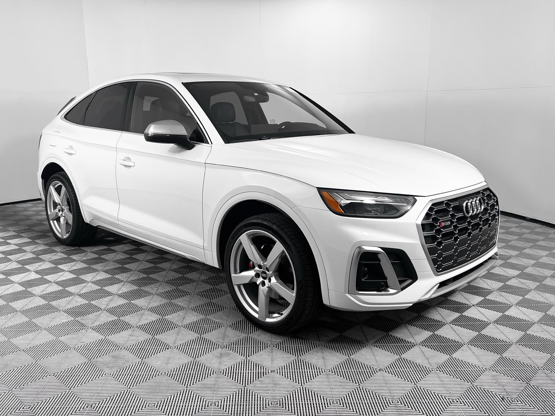 2022 Audi SQ5 Sportback Premium's photo