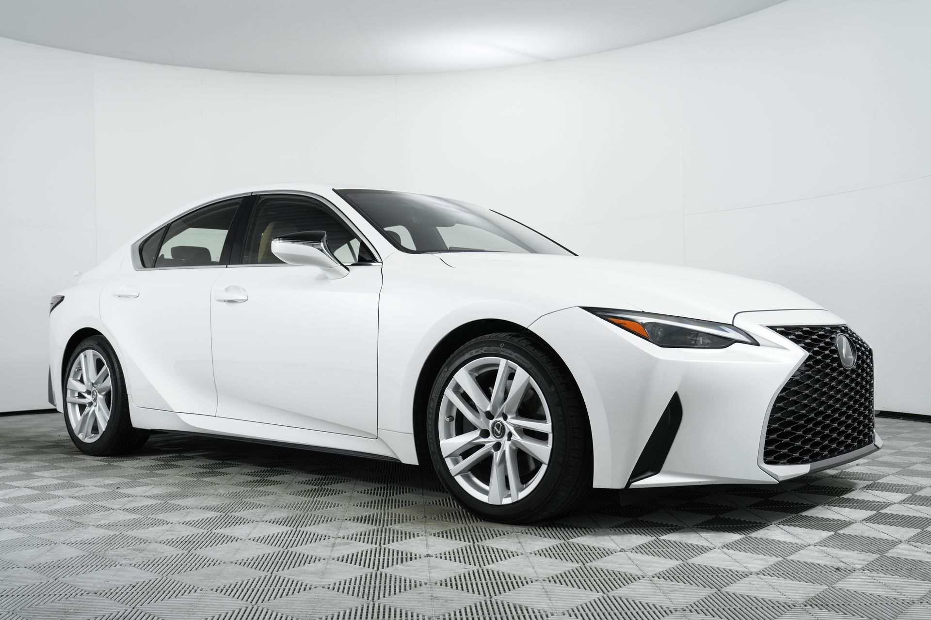 2021 Lexus IS 300's photo
