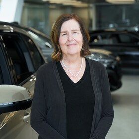 Staff member Barbara Calnen from 53cb371f54f8