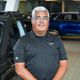 Staff member Vicente Angulo from 95bc87dbacd2