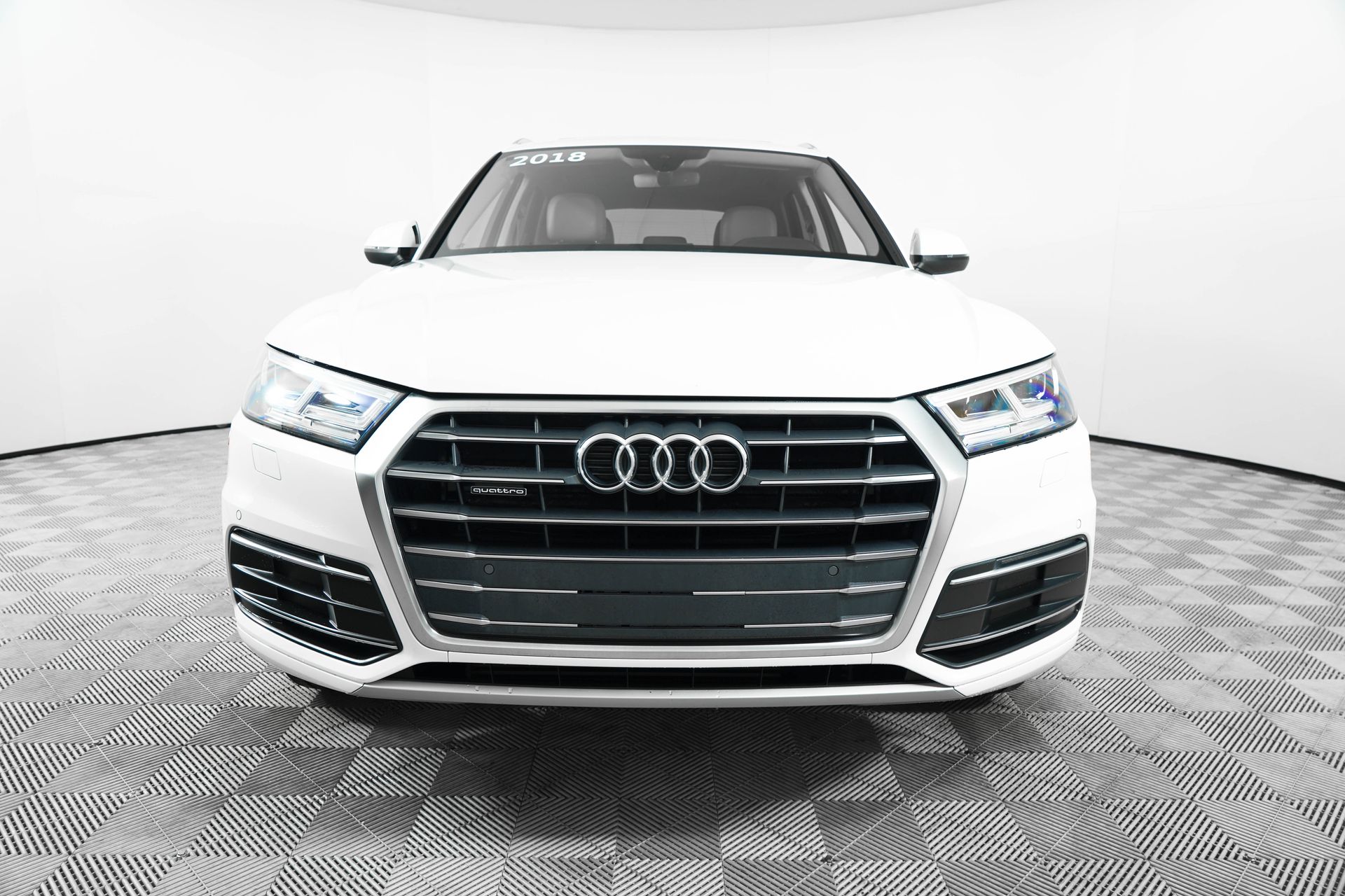 2018 Audi Q5 2.0T Premium Plus photo 2