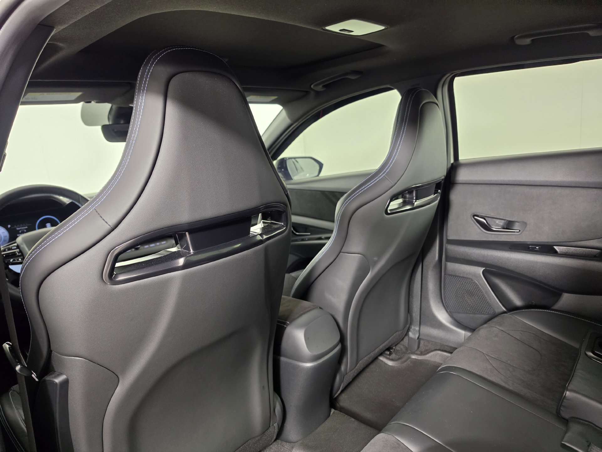 2023 Hyundai Elantra N - Photo 25