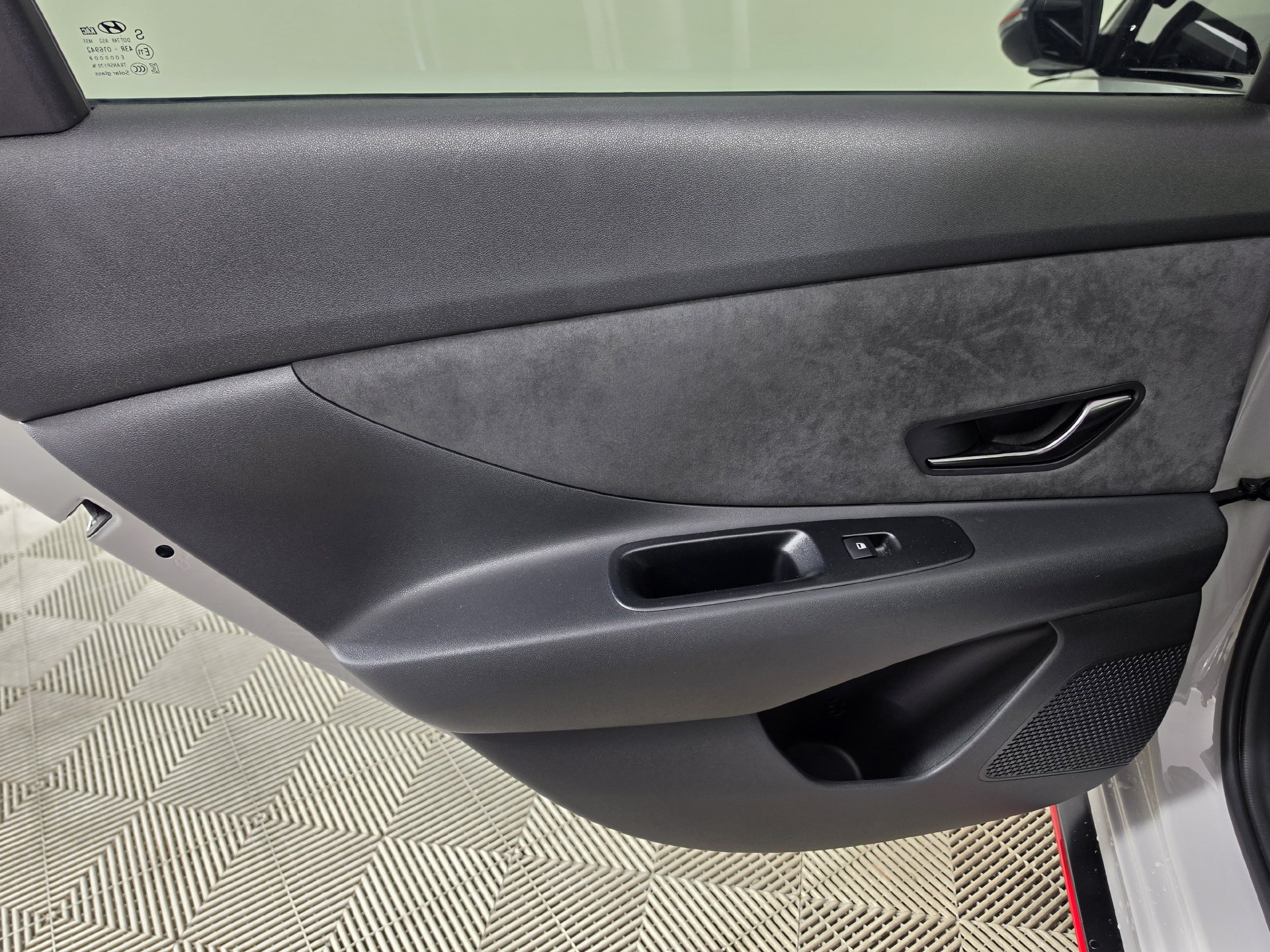 2023 Hyundai Elantra N - Photo 27