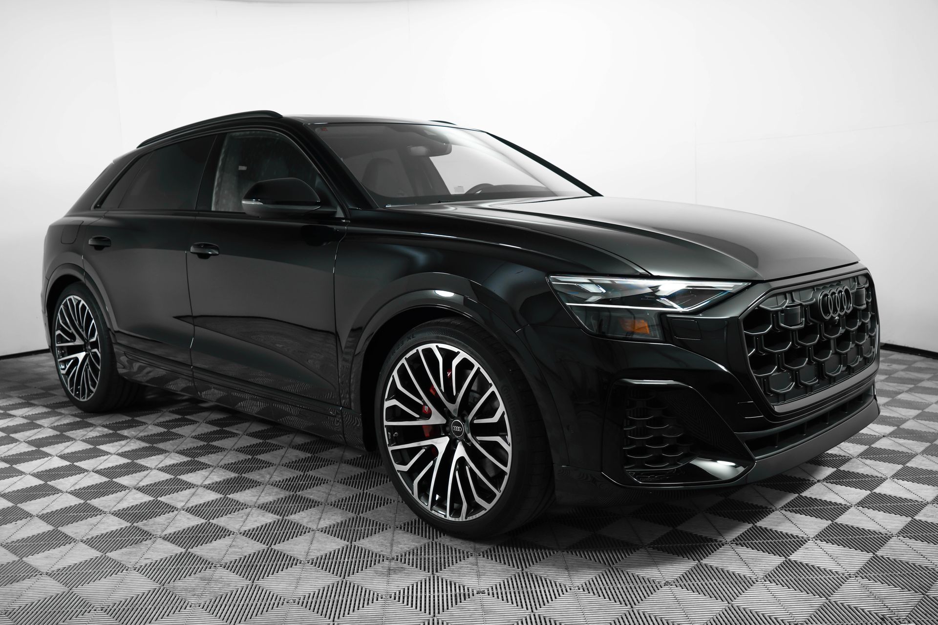 2026 Audi SQ8 Prestige's photo