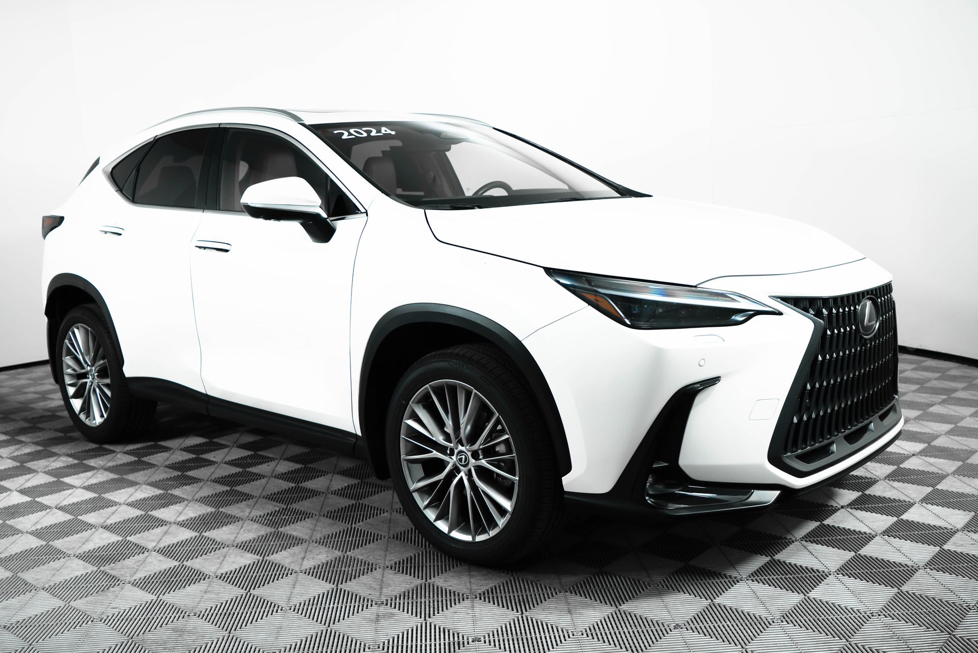2024 Lexus NX 350's photo