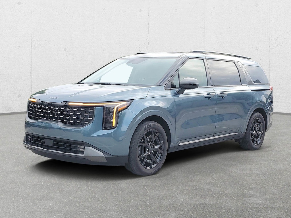 Used 2025 Kia Carnival Hybrid SX Minivan/Van