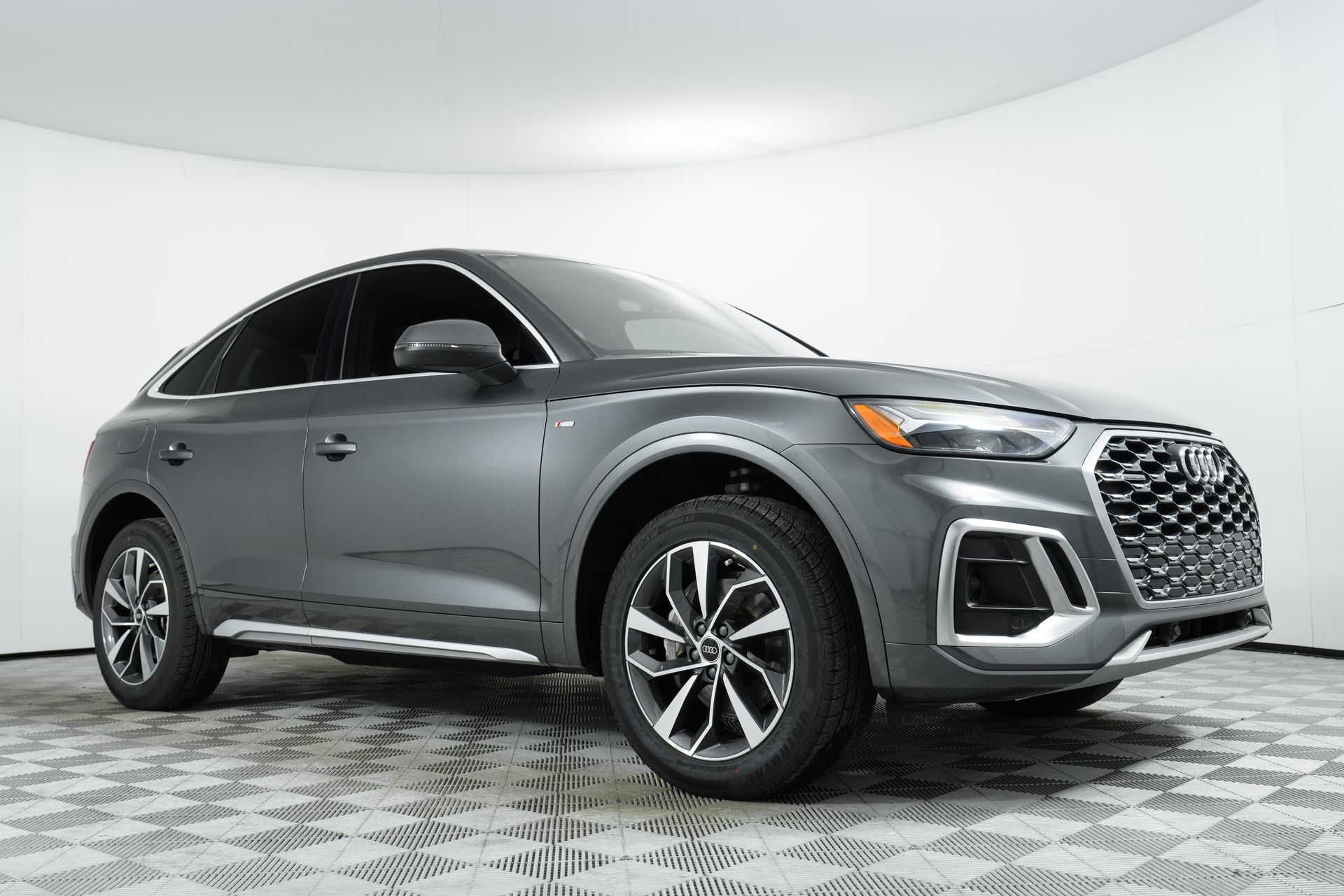2023 Audi Q5 Sportback Premium Plus's photo