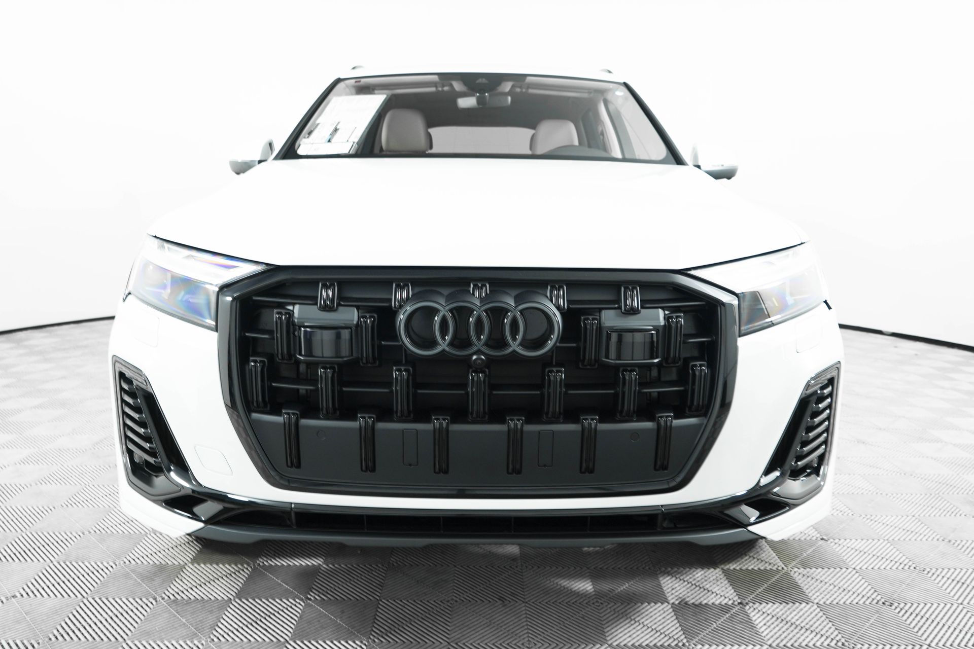 2025 Audi Q7 55 Premium Plus photo 3