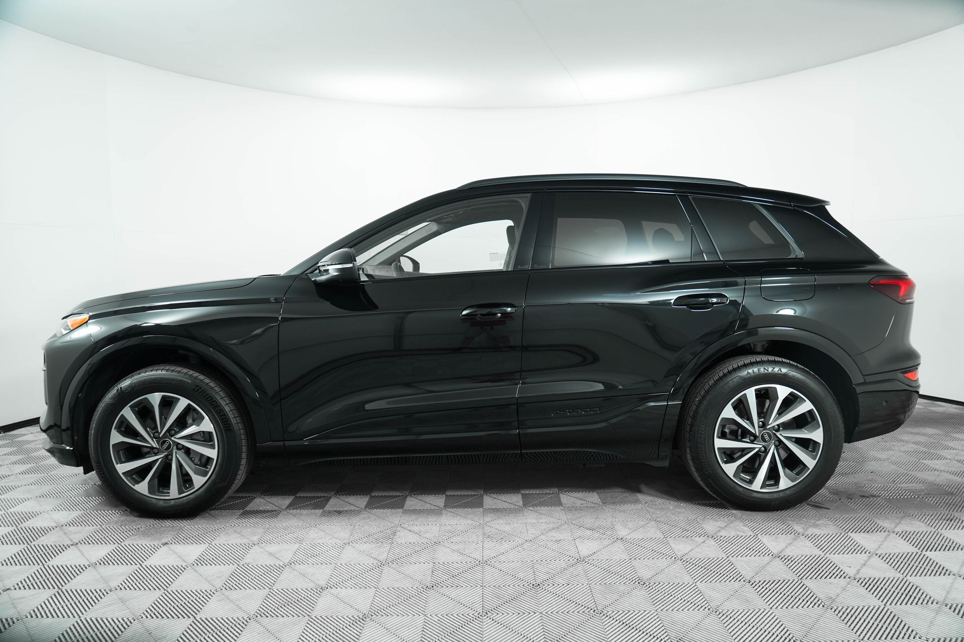 2025 Audi Q6 E-tron Premium photo 3