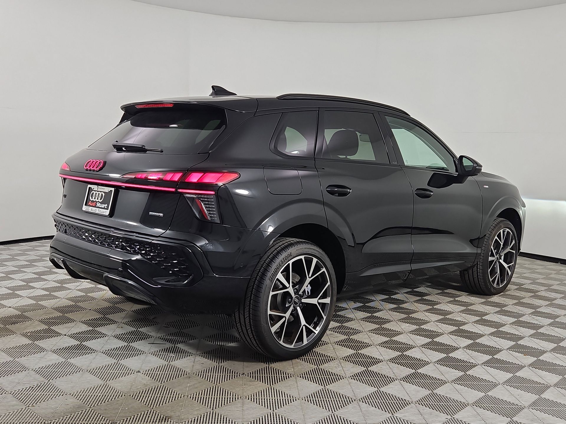 2026 Audi Q3 Base - Photo 7