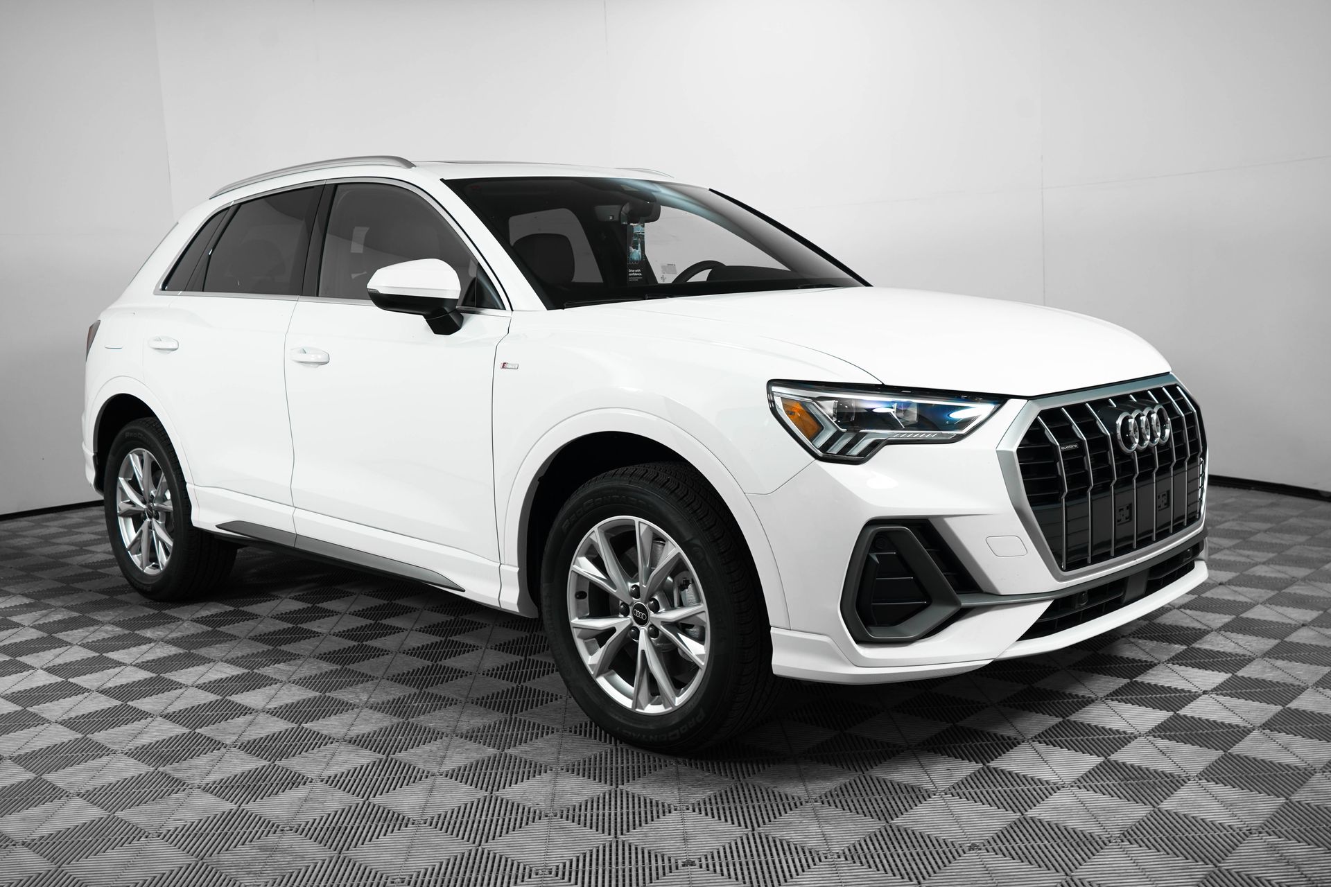 2025 Audi Q3 S Line Premium's photo