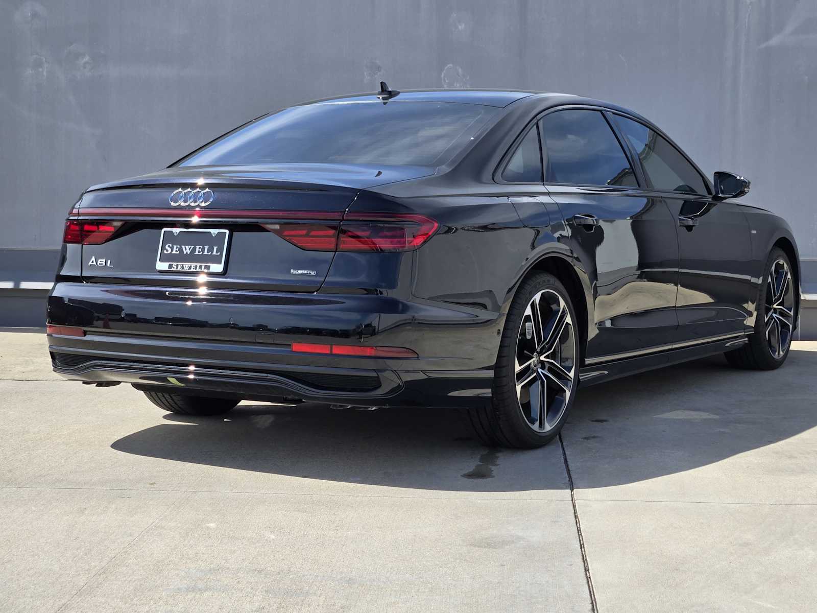2025 Audi A8 L 55 photo 3