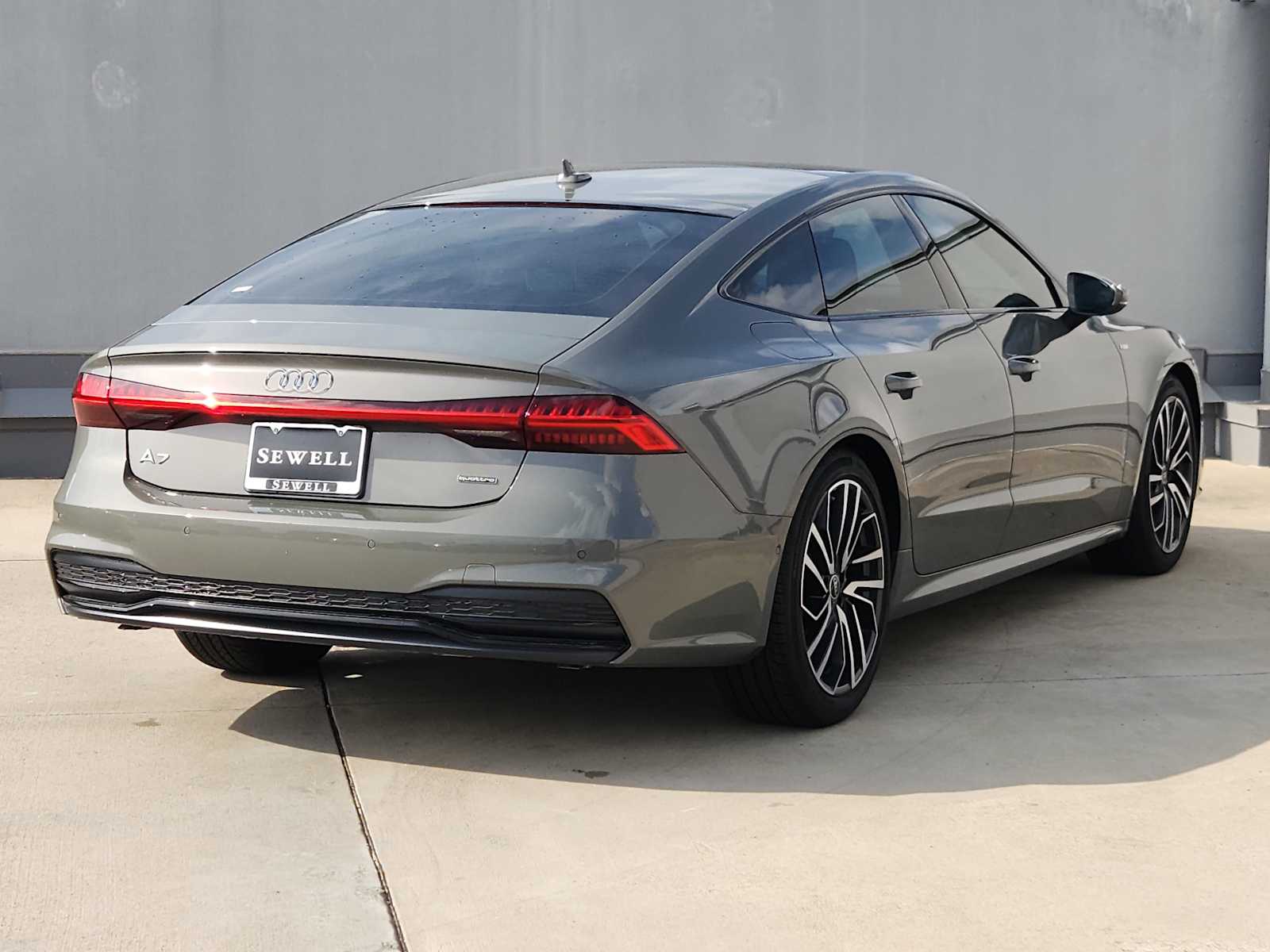 2025 Audi A7 55 Premium photo 4