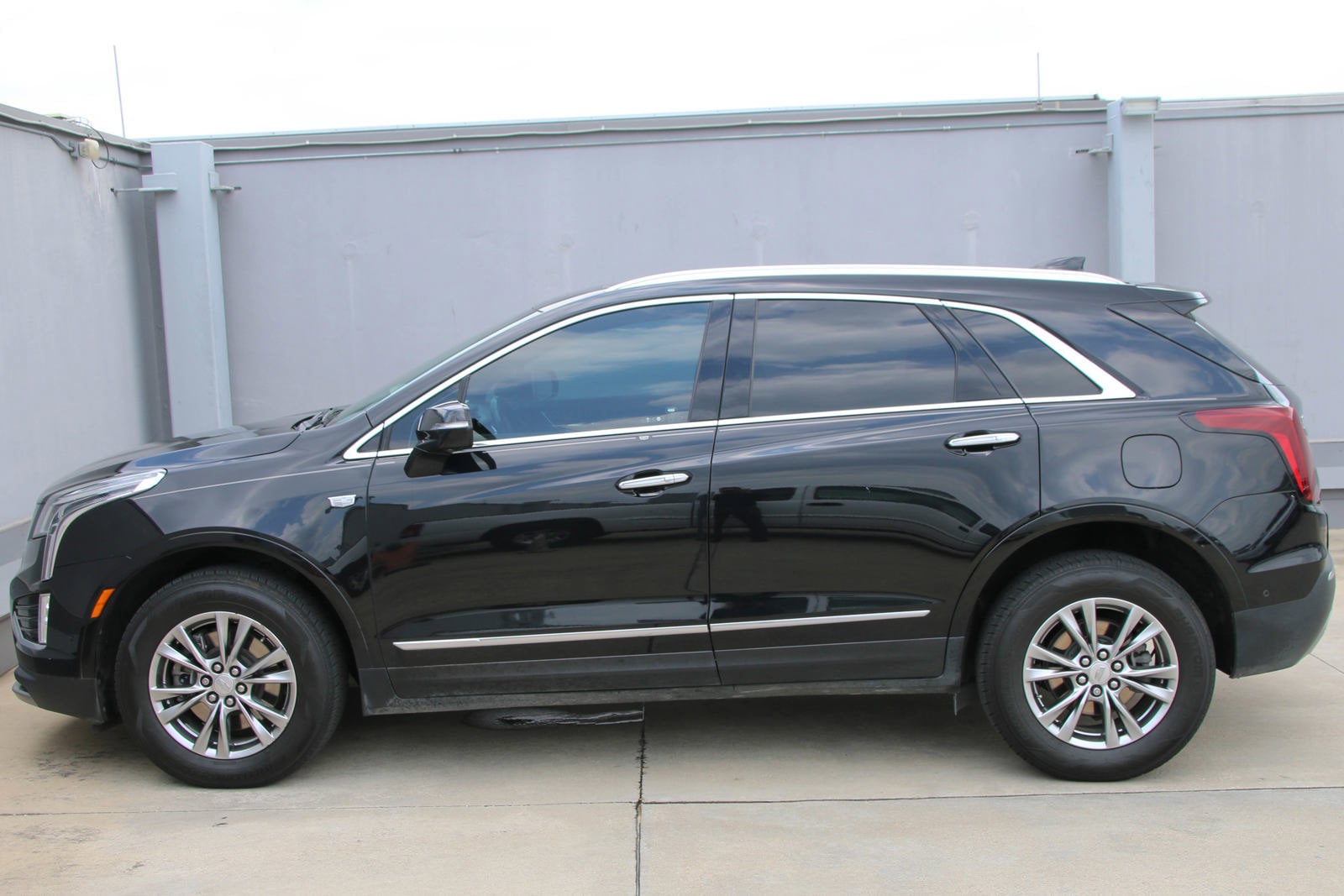 Used 2021 Cadillac XT5 Premium Luxury with VIN 1GYKNCRS6MZ209657 for sale in Sugar Land, TX