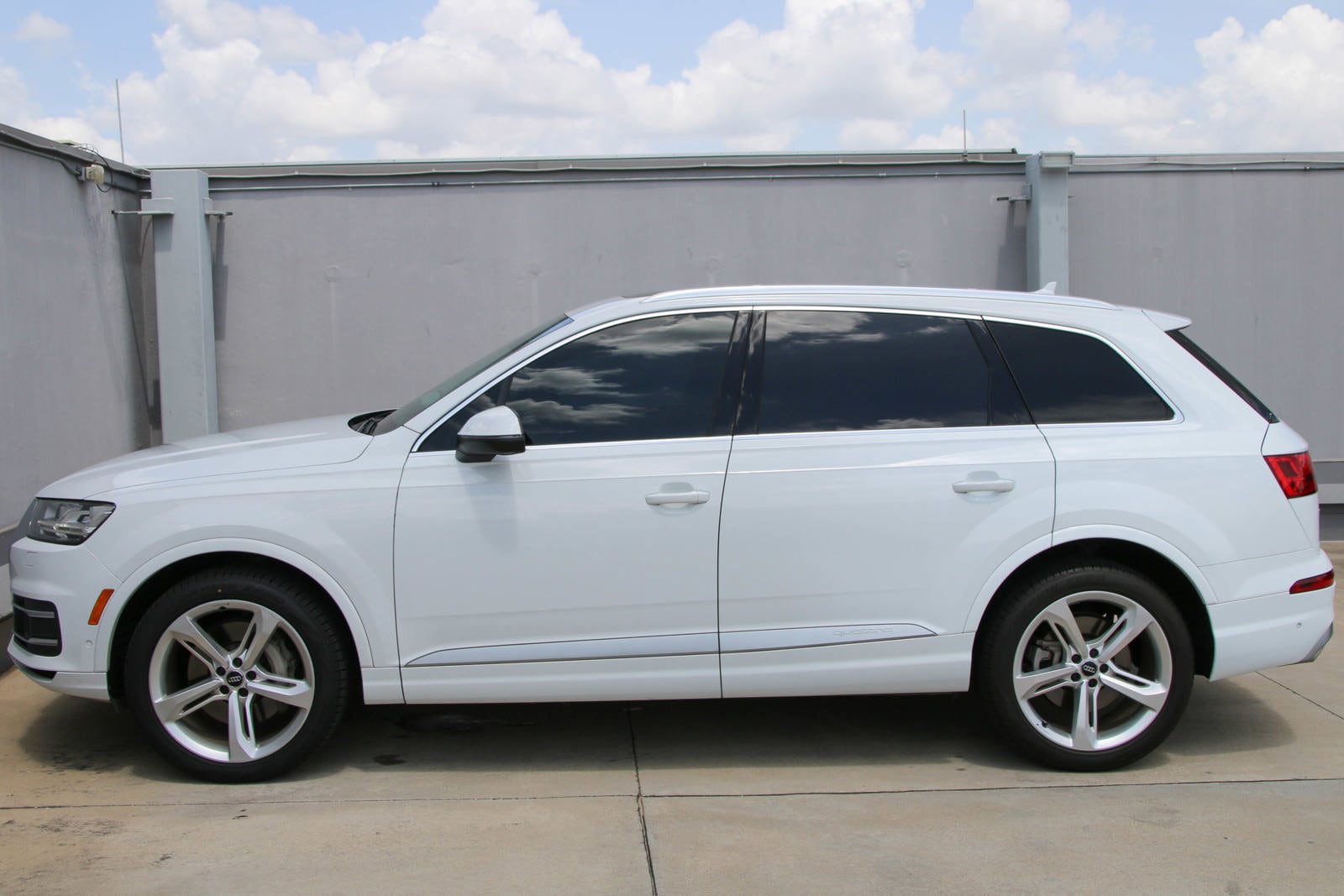 Used 2019 Audi Q7 Prestige with VIN WA1VAAF71KD003329 for sale in Sugar Land, TX