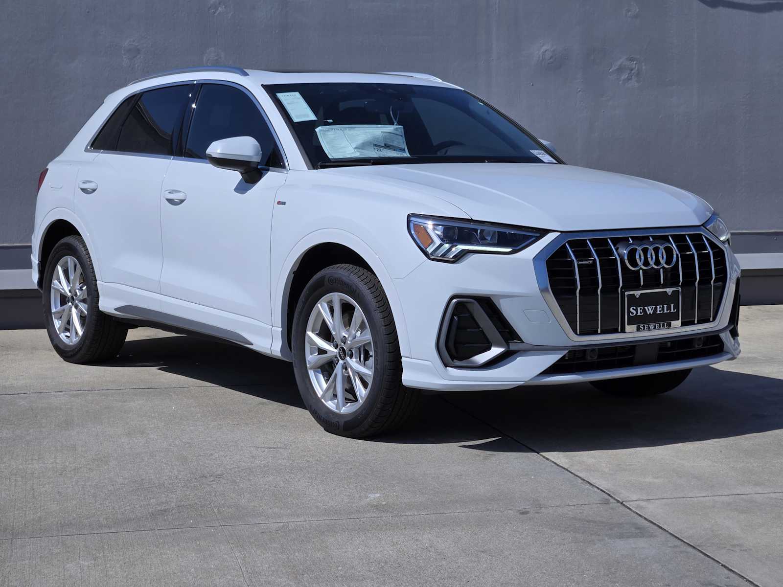 2025 Audi Q3 45 TFSI S line Premium photo 2