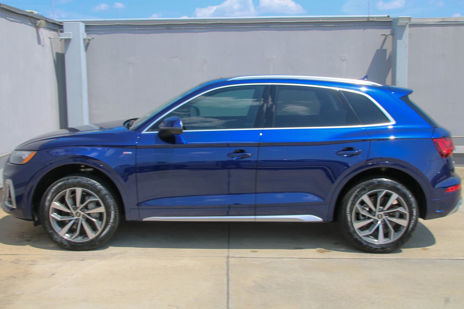 Used 2023 Audi Q5 Premium Plus with VIN WA1EAAFY6P2185864 for sale in Sugar Land, TX