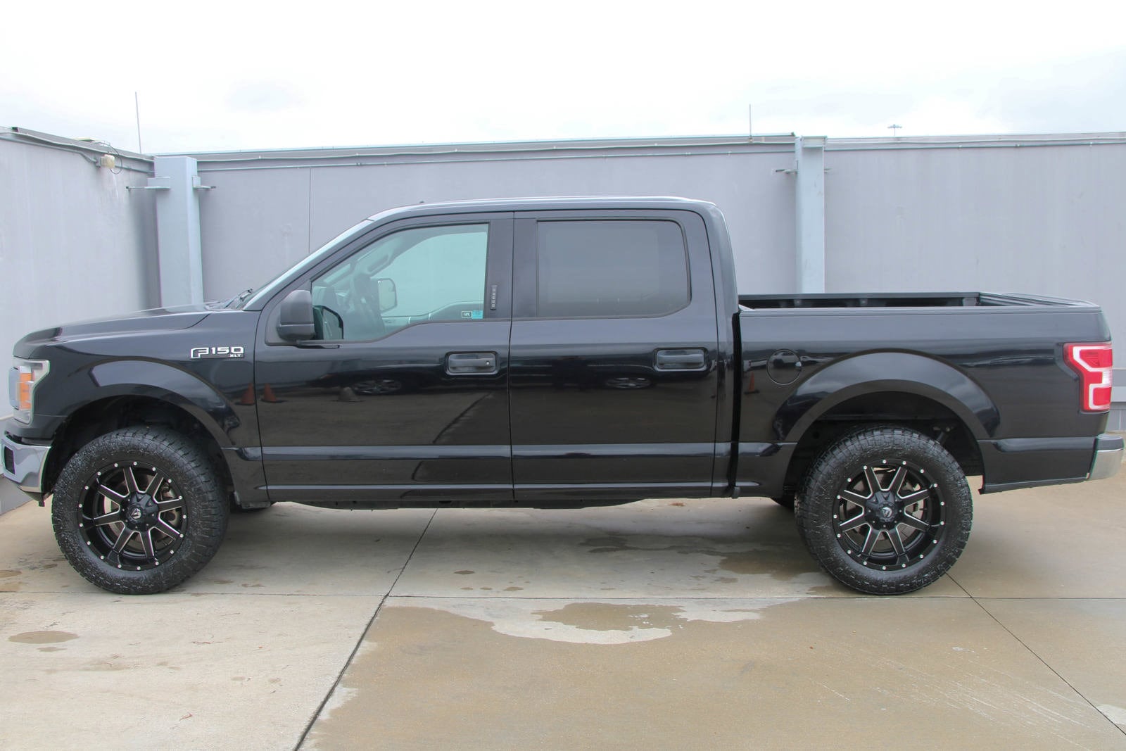 Used 2019 Ford F-150 XLT with VIN 1FTEW1C59KKC39782 for sale in Sugar Land, TX