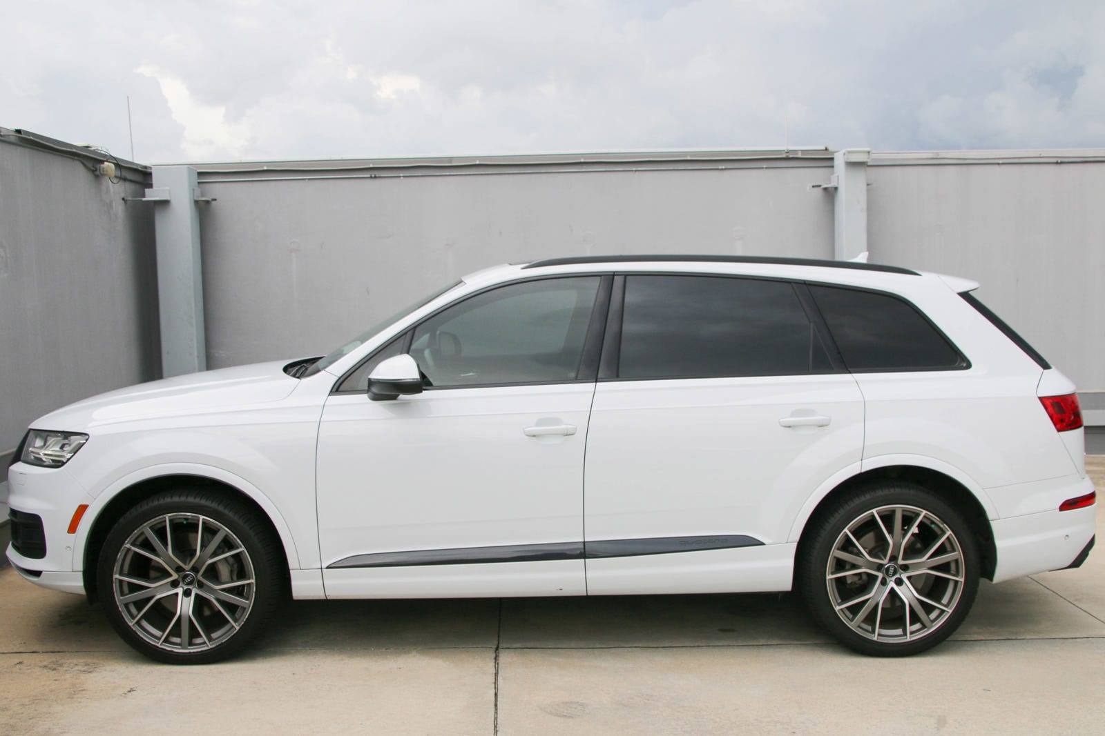 Used 2019 Audi Q7 Prestige with VIN WA1VAAF71KD030336 for sale in Sugar Land, TX