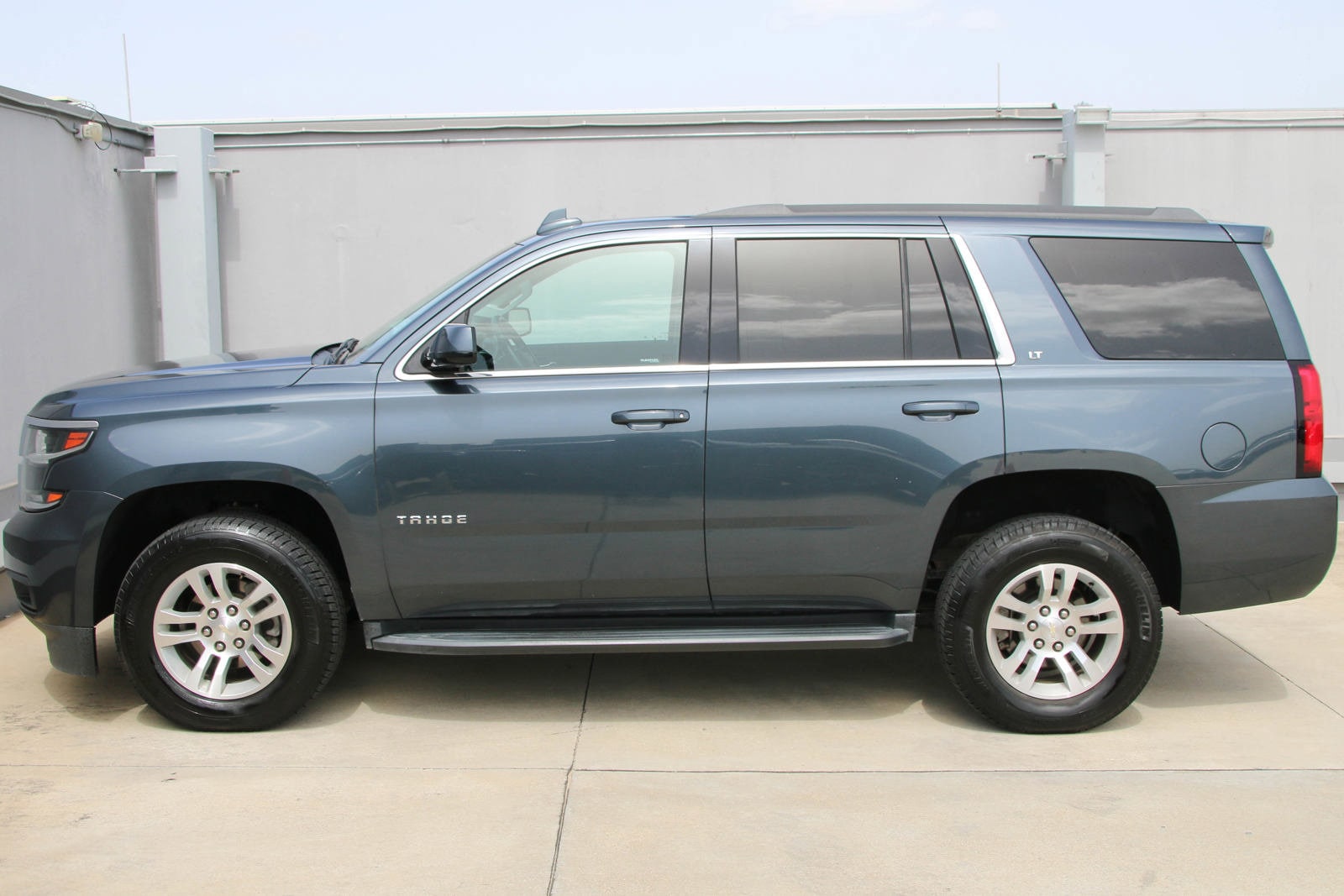 Used 2019 Chevrolet Tahoe LT with VIN 1GNSKBKC7KR313381 for sale in Sugar Land, TX