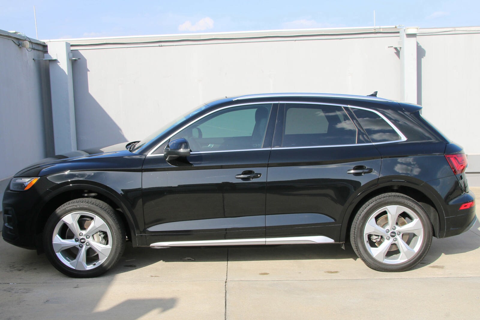 Certified 2021 Audi Q5 Premium Plus with VIN WA1BAAFY8M2106175 for sale in Sugar Land, TX