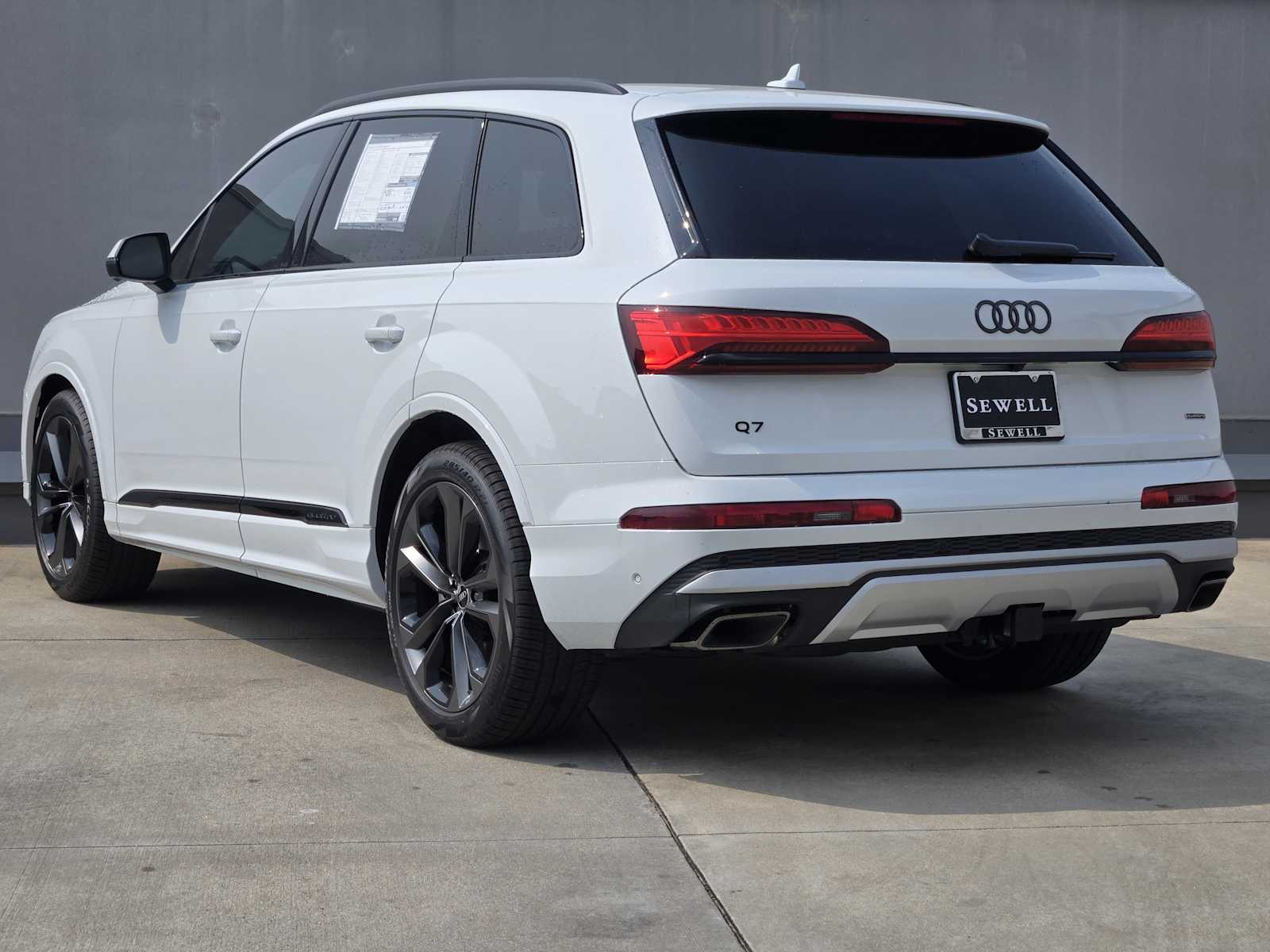 2025 Audi Q7 55 Premium photo 3