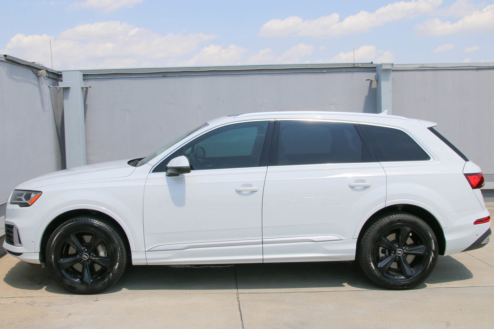 Used 2020 Audi Q7 Premium Plus with VIN WA1LJAF76LD011421 for sale in Sugar Land, TX