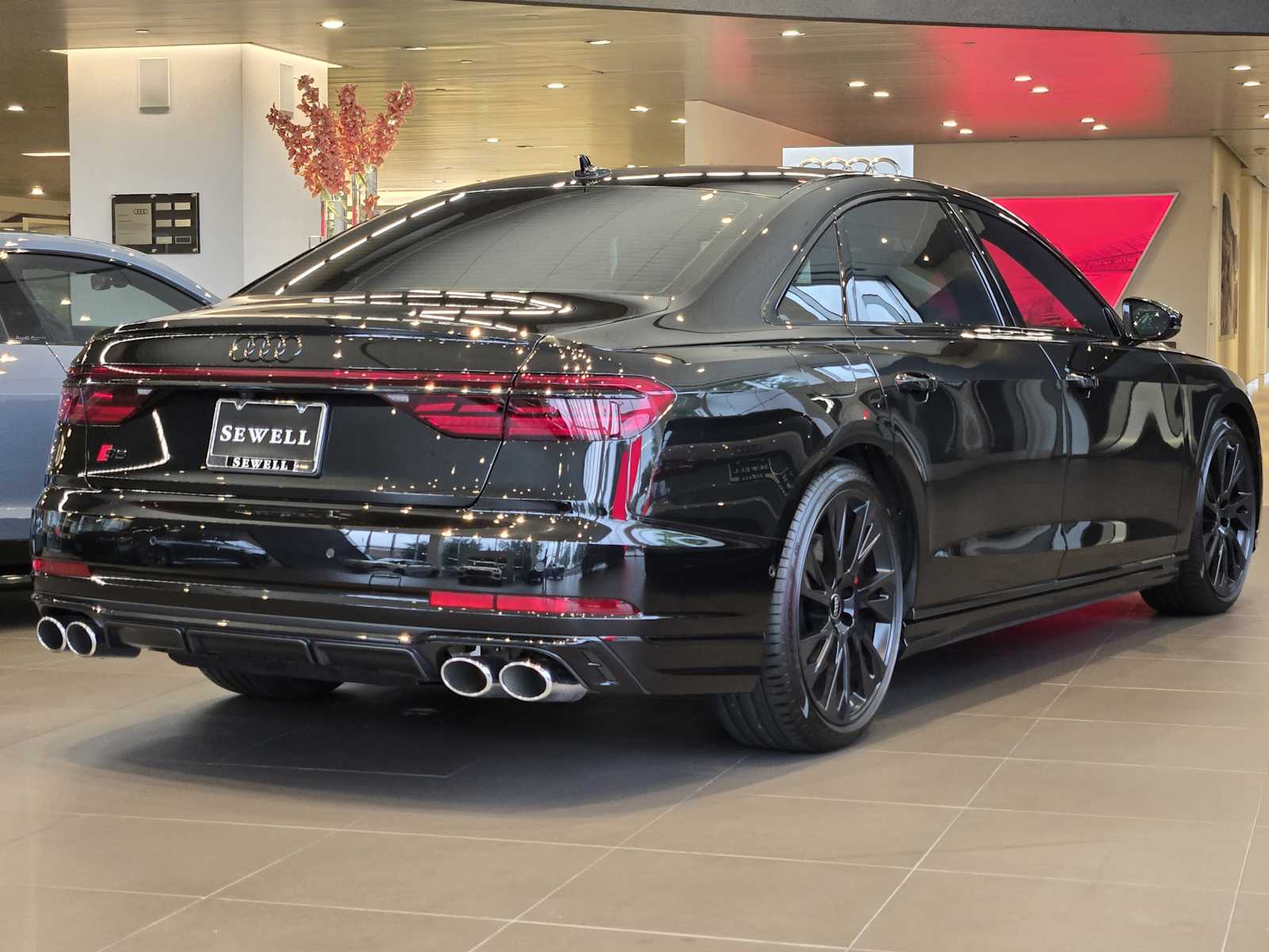2025 Audi S8 4.0T photo 3