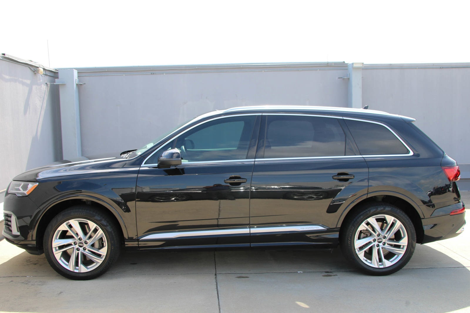 Used 2022 Audi Q7 Premium Plus with VIN WA1LJBF77ND000257 for sale in Sugar Land, TX