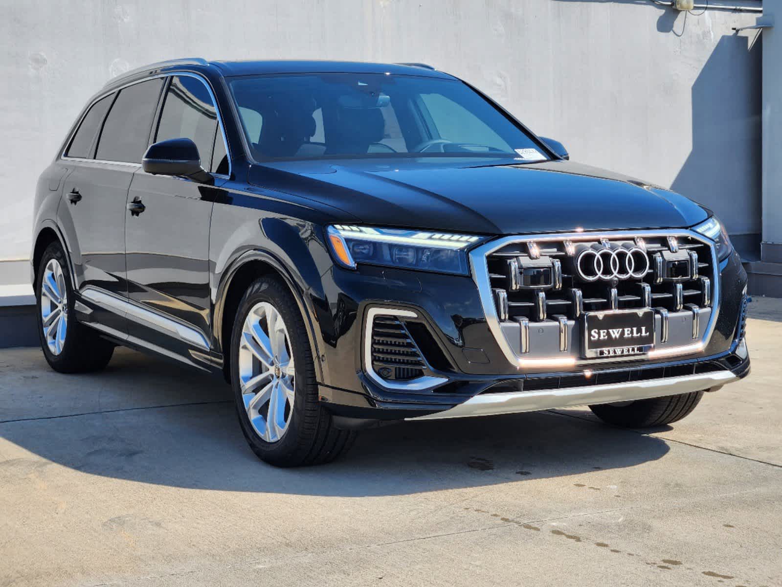 2025 Audi Q7 55 Premium photo 2