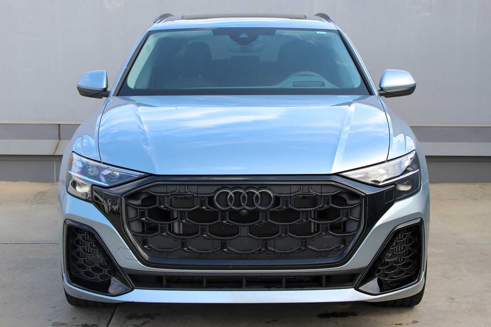 2024 Audi Q8 55 Prestige photo 4